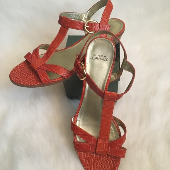 Circa Joan and David Sandals - Picture 2 of 7